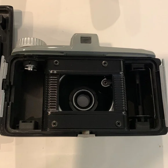 Kodak Pony 828 Camera with leather field case - Picture 7 of 10